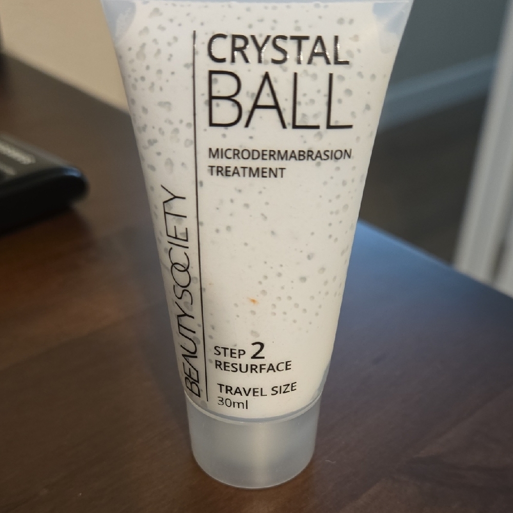 Crystal Ball Microdermabrasion Treatment - White
